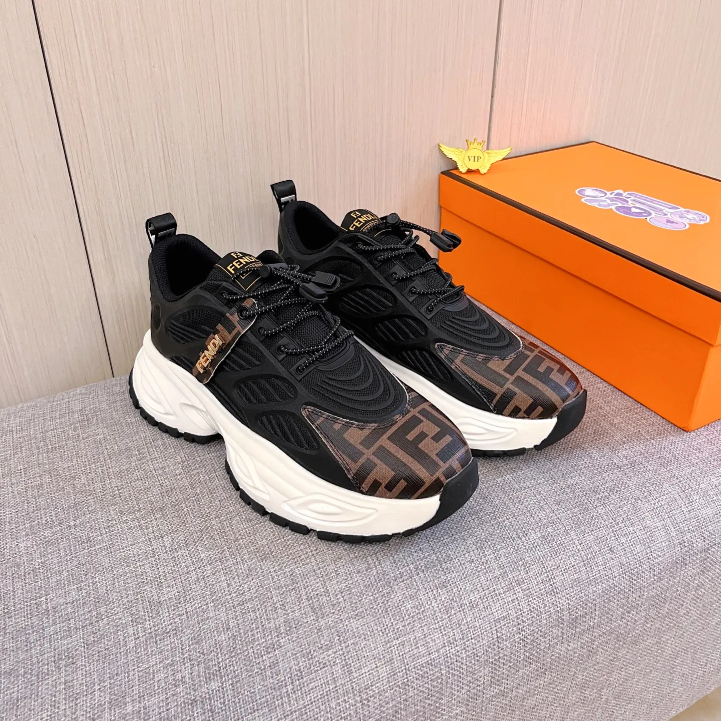 Men's shoes💰 460💰[LV]🔥Louis Vuitton, high-end men's shoes brand, official website 1:1 latest masterpiece: the upper is made of Italian imported first-layer cowhide with a comfortable and breathable lining➕original non-slip and wear-resistant outsole🔥, making walking more convenient and comfortable! An exclusive new model, a stunning work, a beautiful 1:1 replica [color] compared to the official quality! Create a fashionable personality to set off your uniqueness! A must-have for trendy men! Classic 🔥 Size: 38-44 Color: 🔥 2 colors available 🔥.